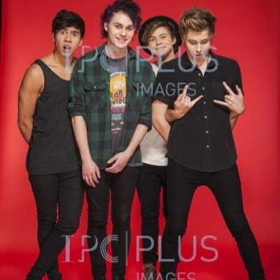 follow @_sogno_ashton for dms to 5/4 turn on her notifics