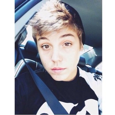 go follow @espinosawhugs because she gave you this free follow please :)❤️
