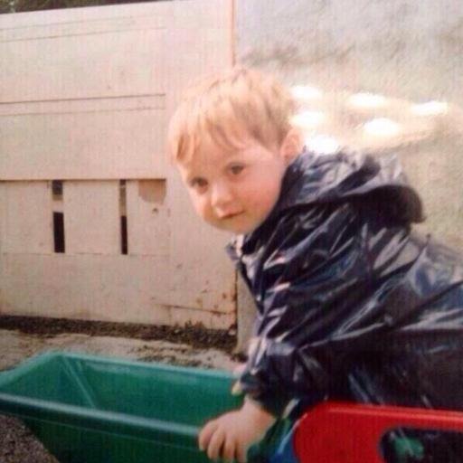 norah_llain's profile picture. free follow from @WILLYEXPLOSION bc she loves you as hell and you're freakin'amazing, go follow her and she'll follow back