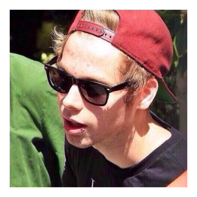 follow @glaringcalum ask for a follow back