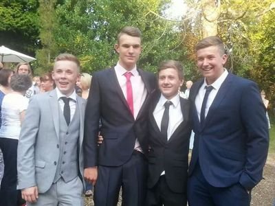 Single lad who likes to party ;)