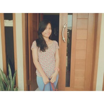 Perempuan beruntung. Amin.