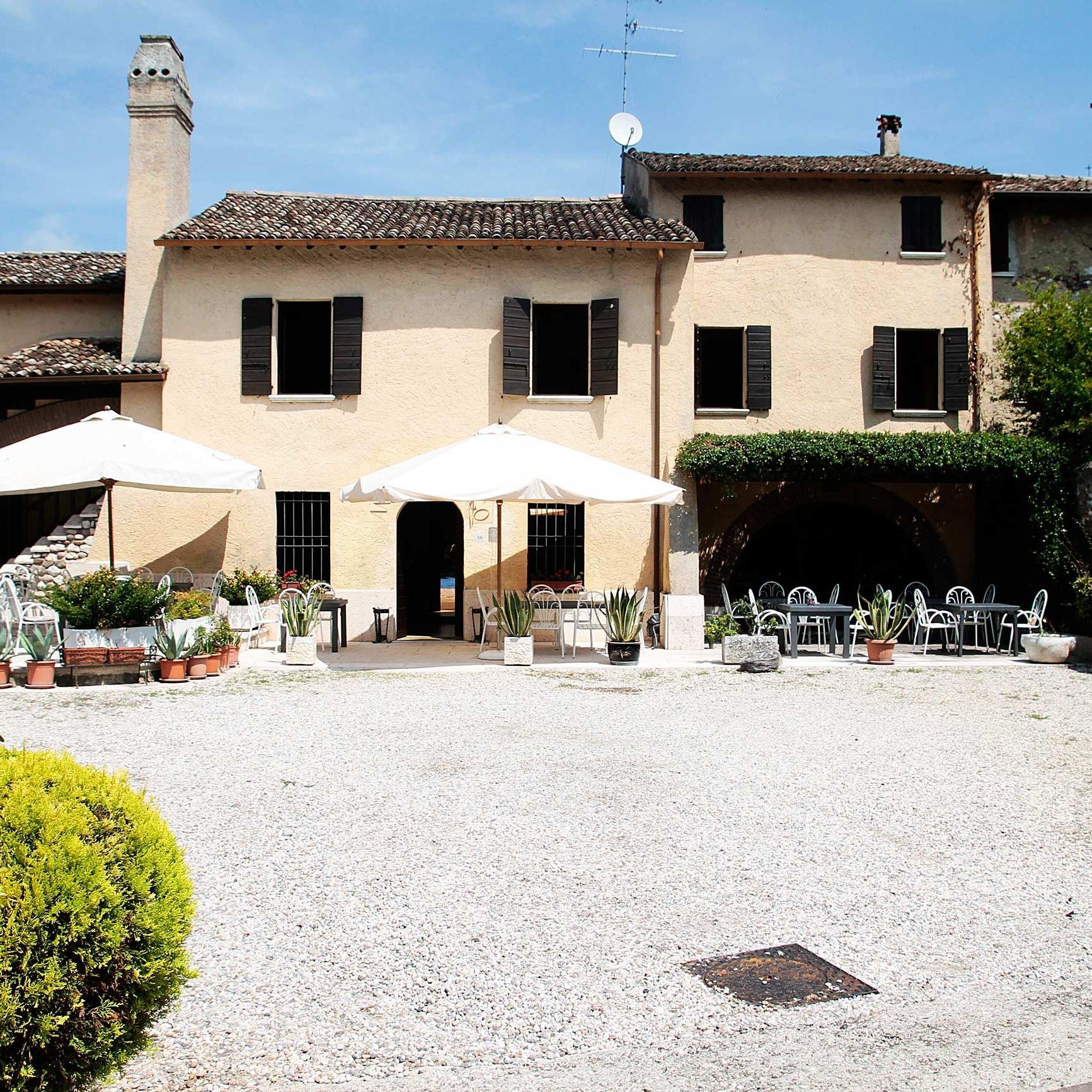 Benvenuti all'Antico Borgo di Castellaro Lagusello