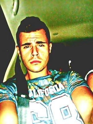 AlbertoSant93's profile picture. Un error no se niega, se asume. Un amor no se grita, se demuestra. (;