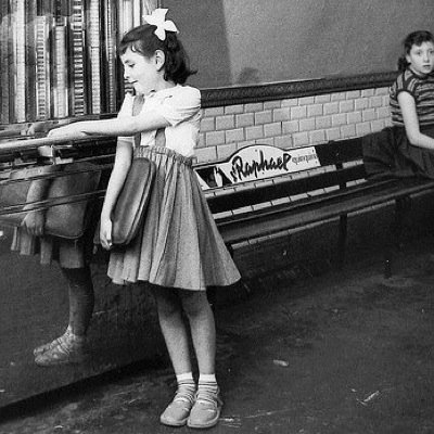 violetterose_'s profile picture. This twitter is simply an anonymous way to satisfy the curiosity in me. AKA a bunch of favorites and some random retweets. ps I don't follow back...