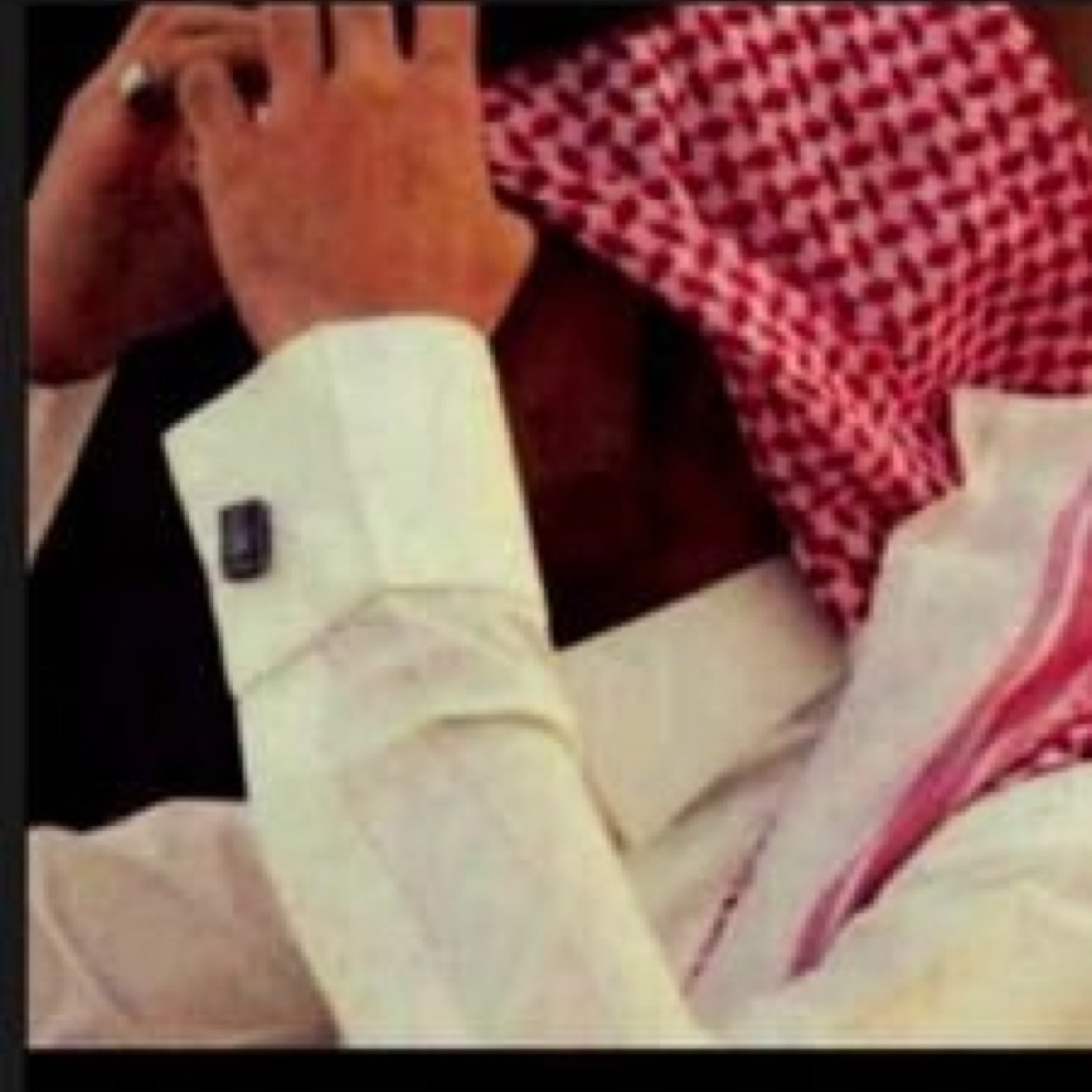 عاشق للأفلام المصرية القديمة احب الاكشن ابحث عن عمل #تابعني_أتابعك تحذفني احذفك/ احب الهلال ديمقراطي مع الاخرين وديكتاتوري مع نفسي