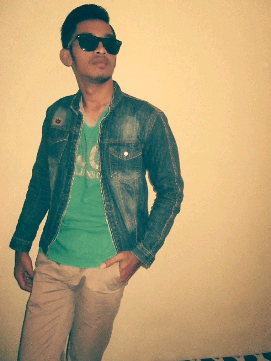 Membahagiakan ke-2 org tua Q adalah prioritas utama Q ​​‎​​(⌣́_⌣̀)