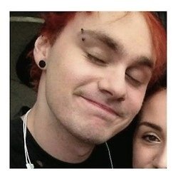 follow @phantasticnouis bc she gave you a free follow !! tell her to dm you to malum/4 she posts proof !! if she faves she noticed !