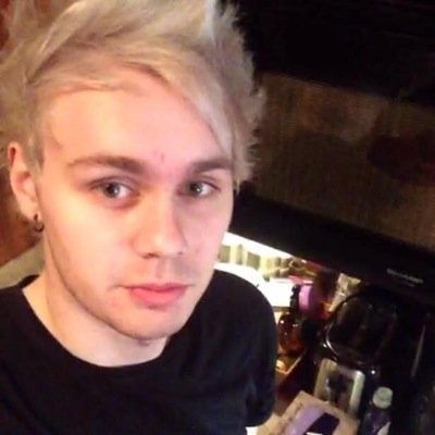 i'm @90sgreenday and i just gave you a free follow so can you please follow me back on @90sgreenday please ?? thanks!!