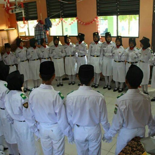 Pasukan Pengibar Bendera (PASKIBRA) SMPN 20 Tangerang | Lagi butuh admin.