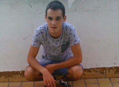 Pues dando guerra desde el 95. Lo más importante de mi vida son mi familia. Mi reto? ser feliz con mi niňa Teamo pequeňa 14082012!!