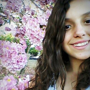 Vivo meu mundo, sou feliz com tudo que faço e tenho...
Não gostou #Beijo
