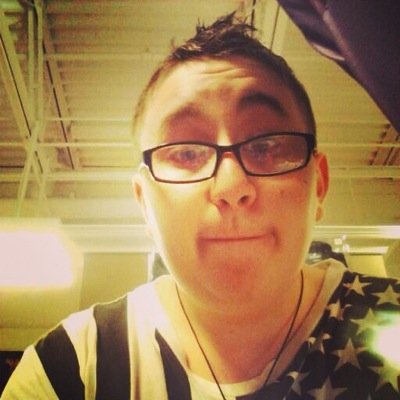 Pro mlg gamer pro trickshoter and quick scopeing and leader of WOLF CLAN