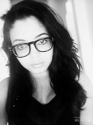 boring, Cool, Crazy, 13 years, directioner, 5SOSFam, Mahomie, friend, fun, white girl, rocker, Brazilian are some words that describe me :) and al guys follow?