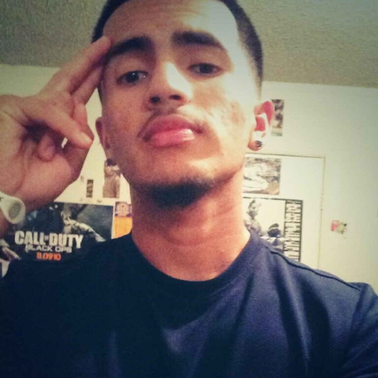 robgetscrazy's profile picture. LIVE SOME.