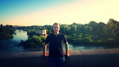 Graduado en Ingeniería Agroalimentaria y del Medio Rural en la Universidad de Córdoba.
Máster en Ingeniería Agronómica.
