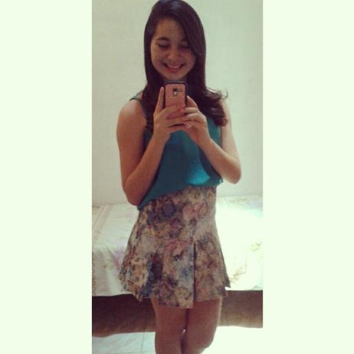 Solteira  ,  Estudante ✍ , Futura tecnica em enfermagem  e apaixonada pela vida ❤
