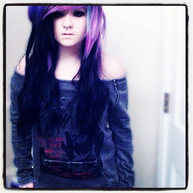 18. YouTubers. Bands. Loner. Writer. Follow @SashaDevilta on instagram.