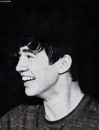 badness inside.                                                                 Calum Hood.| tendente alla vagy.| 20