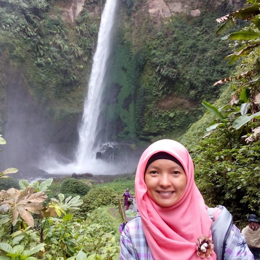 Landscape Architect | IPB '08 | Owner RizTi Boutique