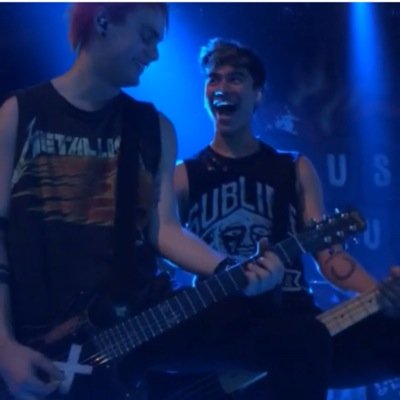 FOLLOW @peaceoutlrh FOR 60 MORE FOLLOWS JUST ASK!!!!