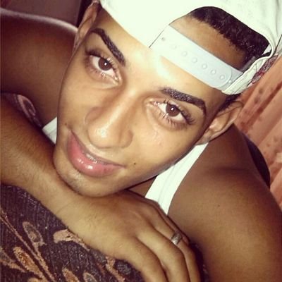 -Tengo tantas cualidades que no caben en 160 caracteres-