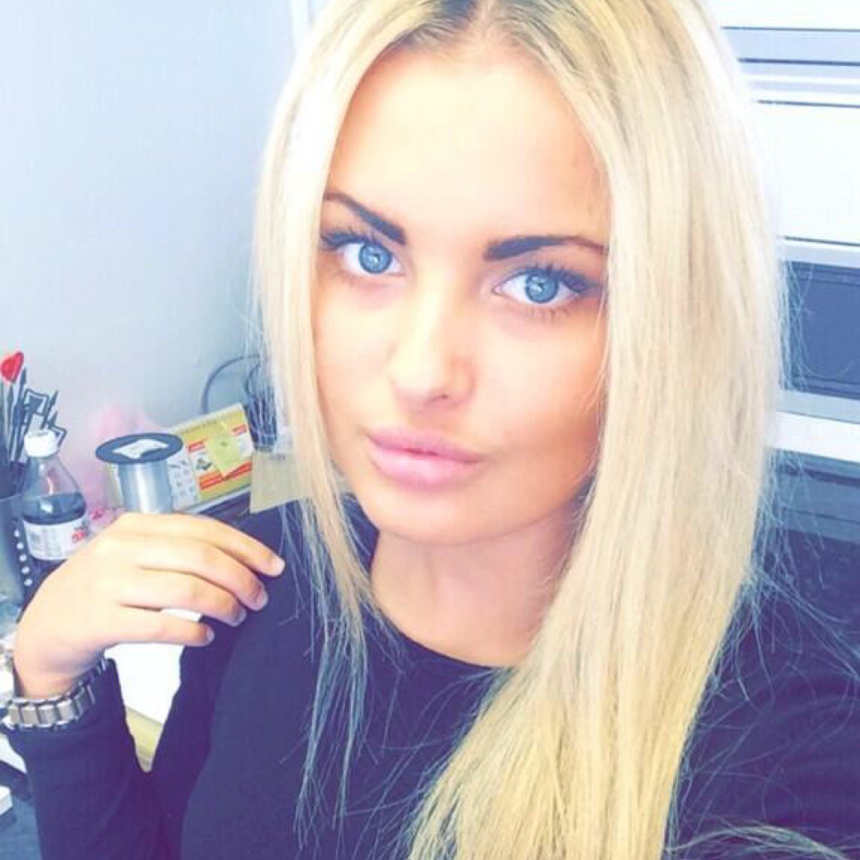 Only the buffest essex girls
Follow me if you're buff & from essex