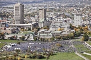 2 octobre 2010: Plus de 60,000 personnes pour un seul but: Le retour des Nordiques. Suivez @mariowroy