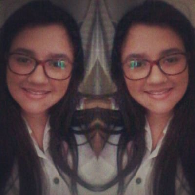 Mais uma vez eu to aqui de pé,feliz muito alegre u.u que Deus me abencoe:)