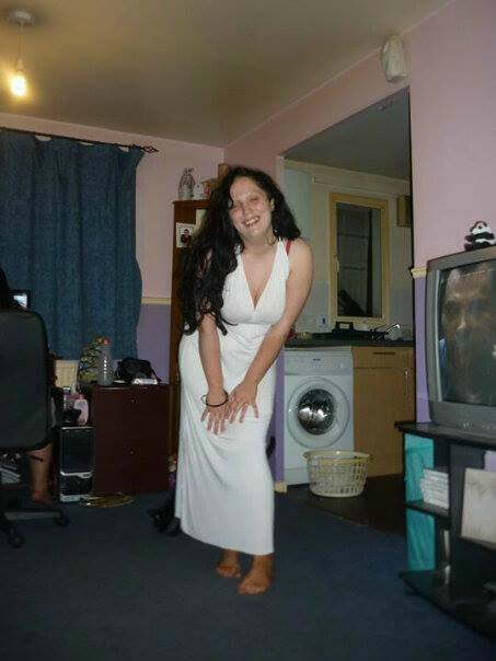 My name is kezer I have 2 kids xx I'm caring out going  I have a lot of fun I like dancin an singin add me on whatsapp 07506626690 and facebook blue'eyezkezer