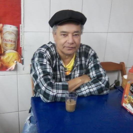 tecnico públicitario/rádialista/ empresario/afastado meios artistico, um abraço. osmar martins