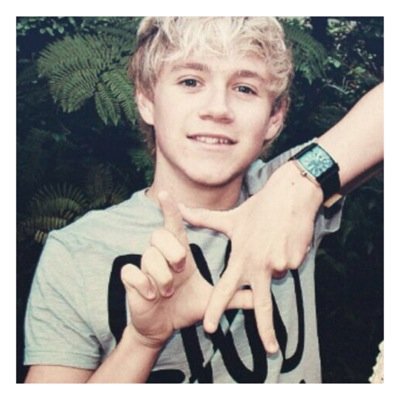 follow @horxnsjunk she gave you a freefollow