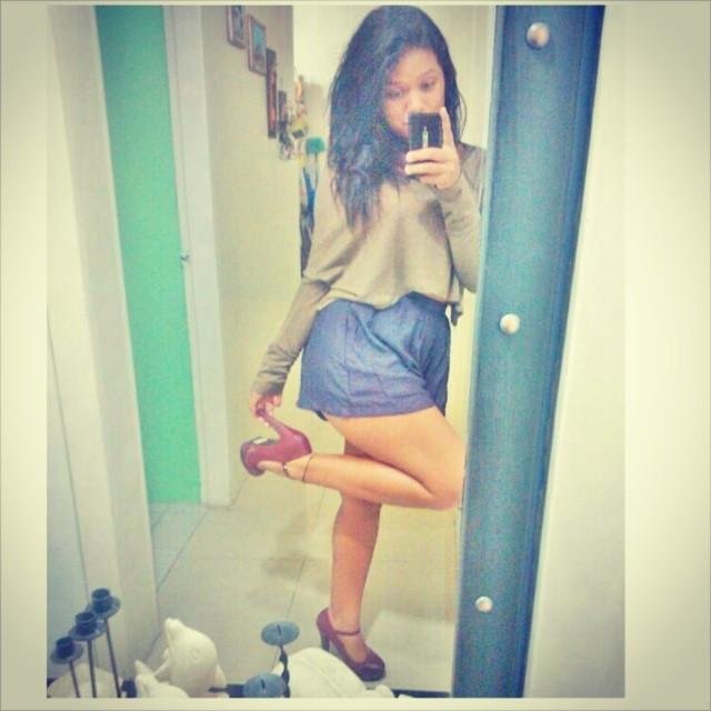 -instagram: lunamisle ♪Amo las sonrisas, los niños y a mi madre3 me encantan las cosas y personas sencillas 
Venozolana-Colombiana