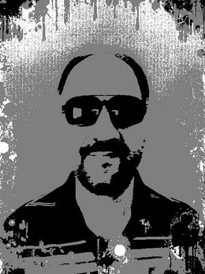 ( İngilizce, Rusça)

BAYRAKLARI BAYRAK YAPAN ÜSTÜNDEKİ KANDIR, TOPRAK EĞER UĞRUNDA ÖLEN VARSA VATANDIR.