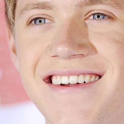 Please follow @1D_uniquegirls