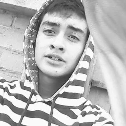 -¿Novia? ¿Que Es Eso?' ¿Con Que Se Come?' 
.
.
.
PD: Llevo Toda La Puta Vida ''Soltera''