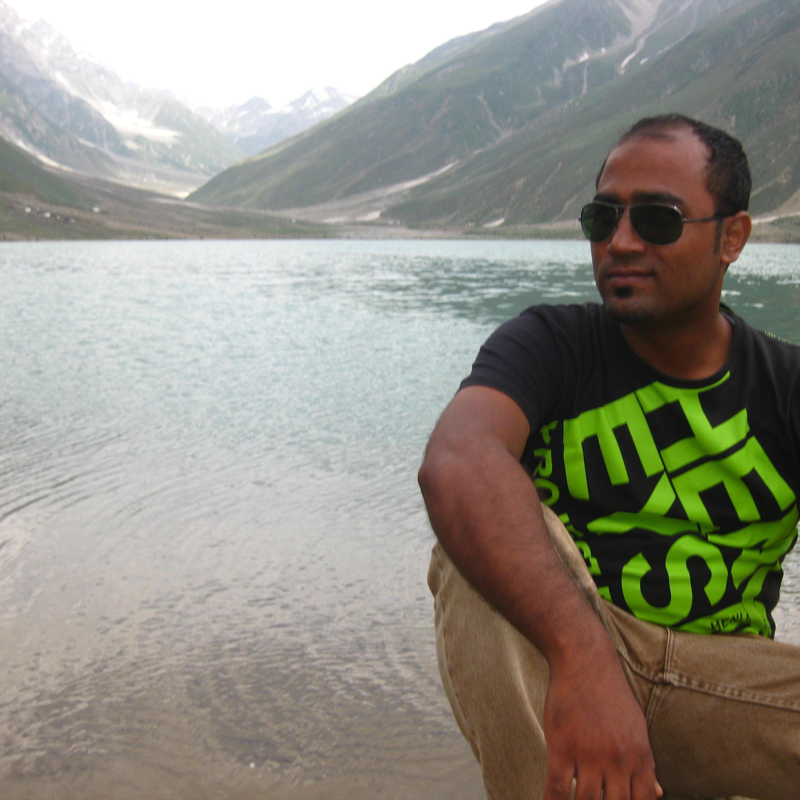 A devoted Loving Being, an Adventurer and a Passionate Pakistani...
Emotional supporter of #ImranKhan #PTI
#HateCorruption