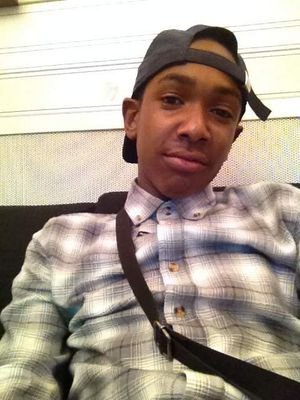 lifes full of so many things im just tryna chase my dream..im a young up-coming rapper from the east side #Team100