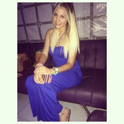 joven emprendedora lider ✌️mujer de exito , productora de eventos Entreamigos administradora de empresas en formacion