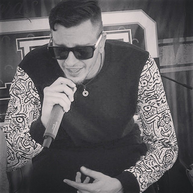 ||Fans Club Oficial Edo. Miranda|| Nuestro fin es apoyar a un gran talento como lo es @Oma206 artista de @molinarecords.. Humildad, esfuerzo y constancia ♥