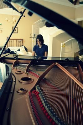 18. El piano concentra y resume en él el arte todo entero... Pianista romántica, compositora en proceso y flautista a secas.