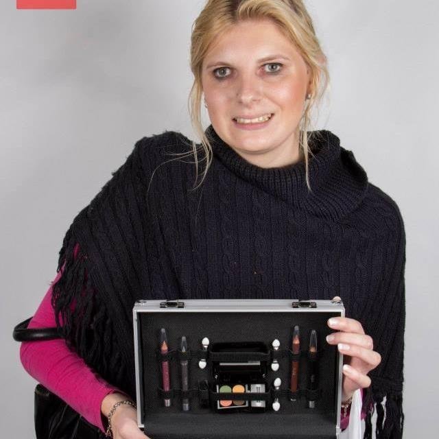💄beautyblogger en YouTuber. voor vragen of samenwerkingen mail naar angelasbeautyeyes@hotmail.com youtuber https://t.co/SzaQEivvs5