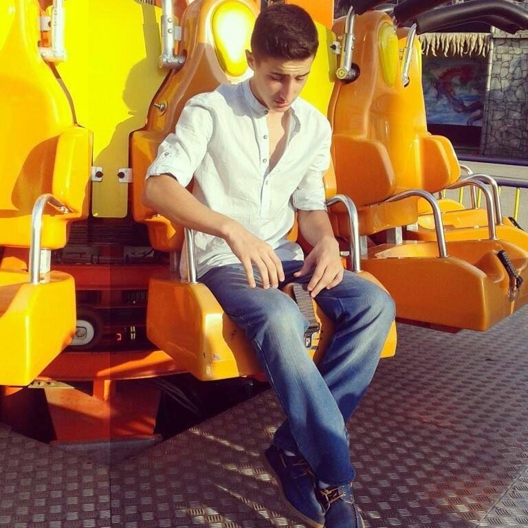 Hayattaki En büyük Zevk Başkasının Yapamazsın Dediğini Yapmaktır...!