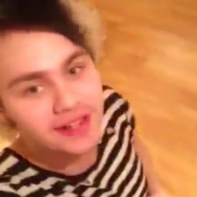 hiii i'm @90sgreenday and i just gave you a free follow so can you please follow me back on @90sgreenday?? thanks!!