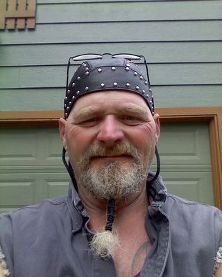 im just a simple down to earth man who loves his family n friends love the outdoors n riding Harleys