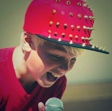 loveuAriiG's profile picture. ♡