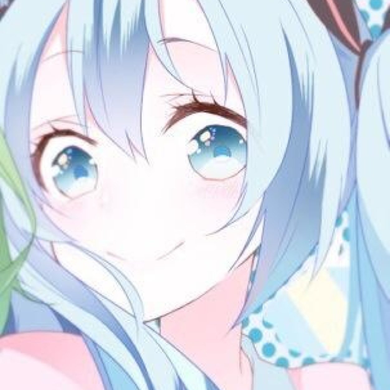 16; 1,58 | Idol { VOCALOID } | Infantil, ¡muy feliz! Una llorona. Esforzandose 24/7 | ♔ World is mine; P u e r r o s.