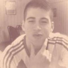 cuando yo me muera qiero qe mi cajon sea de ROJO & BLANCO comoo mi coarzooooon!♥Carp♥ Seguime y te Sigoo...
