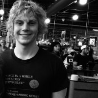 Evan Peters (@evanpetersathw) 's Twitter Profile