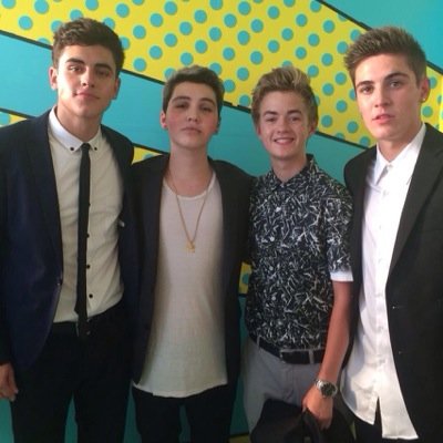please rt this https://t.co/DWBS9TWrd4 and follow @jacobmyO2L